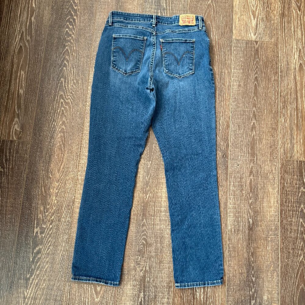 Levi’s Mid Rise Skinny Jeans – Size 14